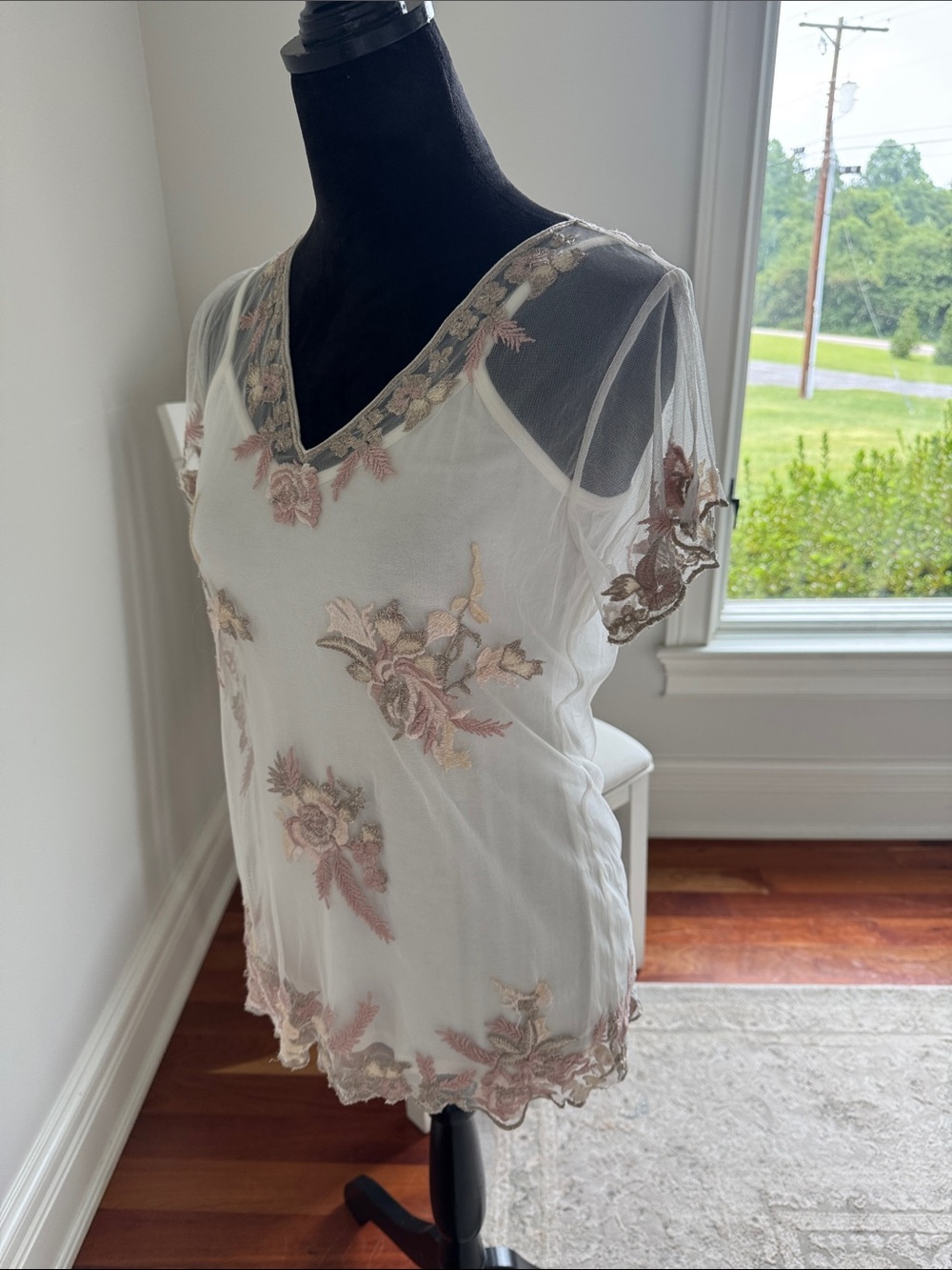 Sheer Blouse with separate cami - Picture 6 of 7